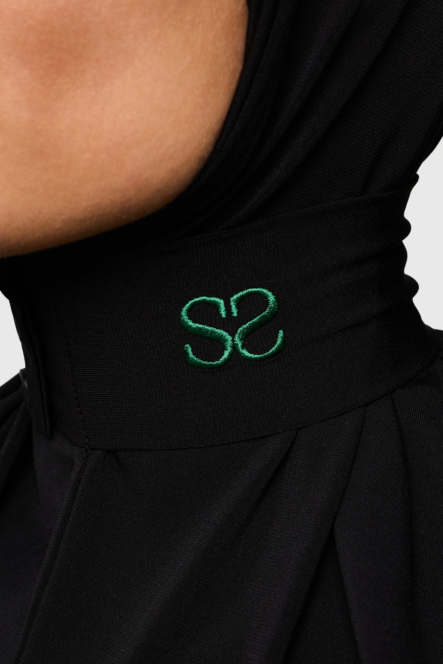 Allure Hijab - deep black
